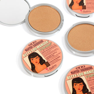 Betty Lou Manizer Bronzer Shadow